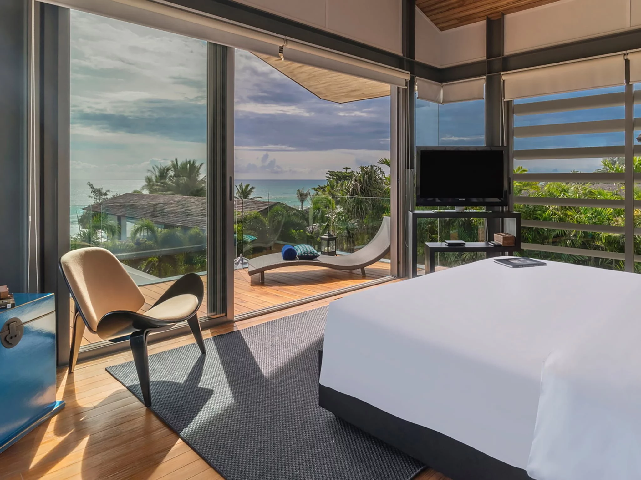 004 villa roxo bedroom and sea view