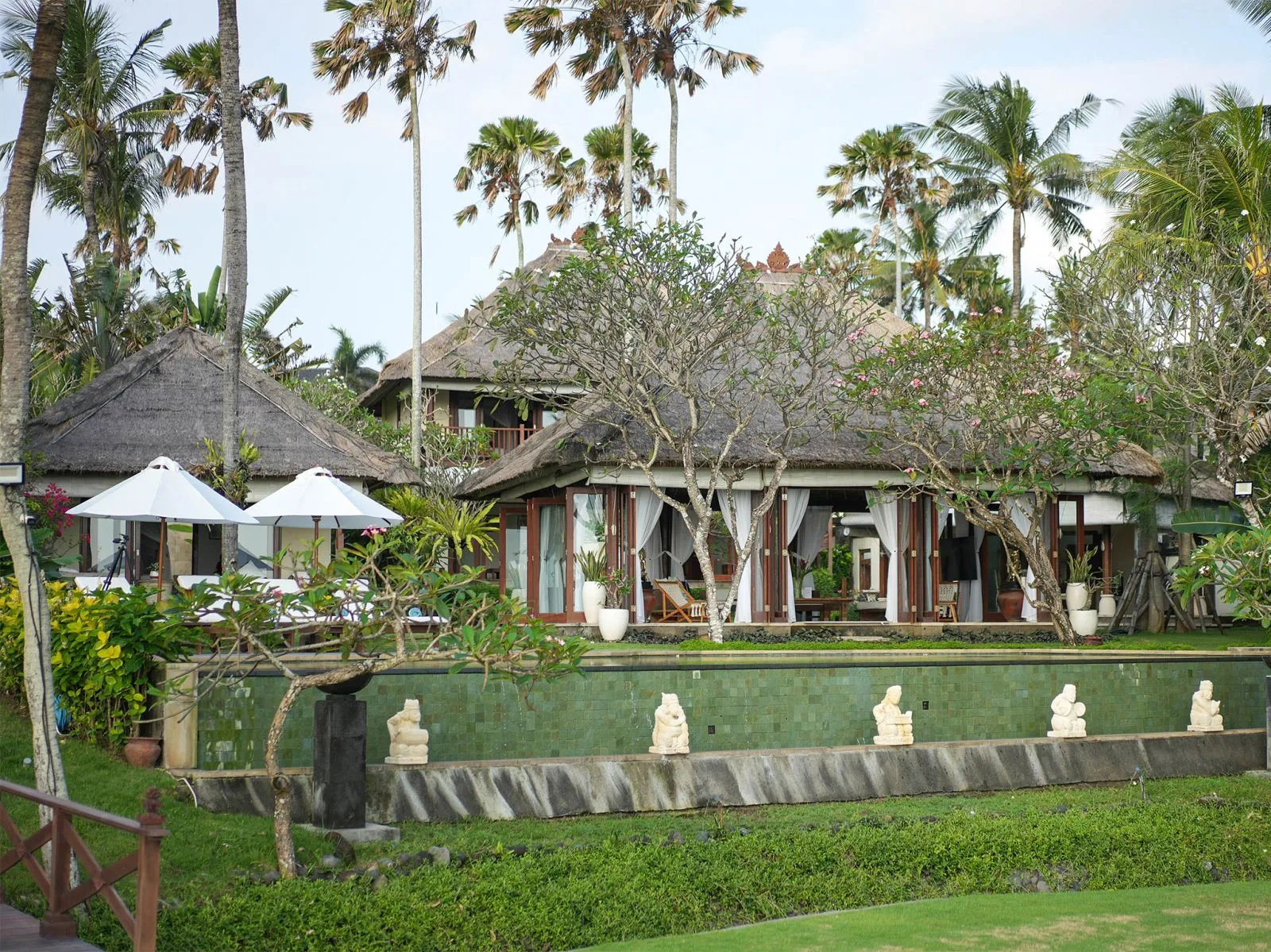 01 villa tanju captivating facade