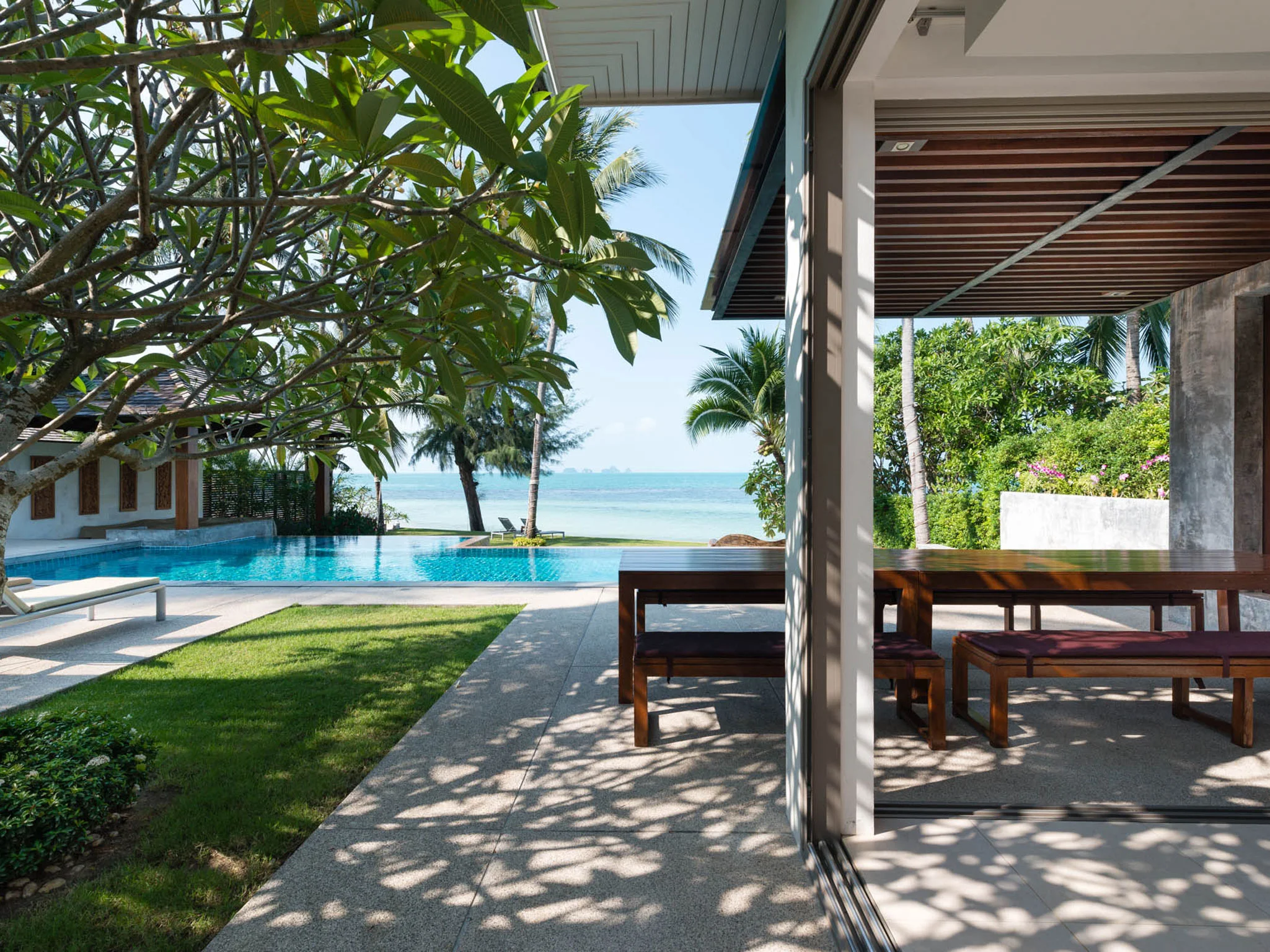 010 inasia outdoor dining area