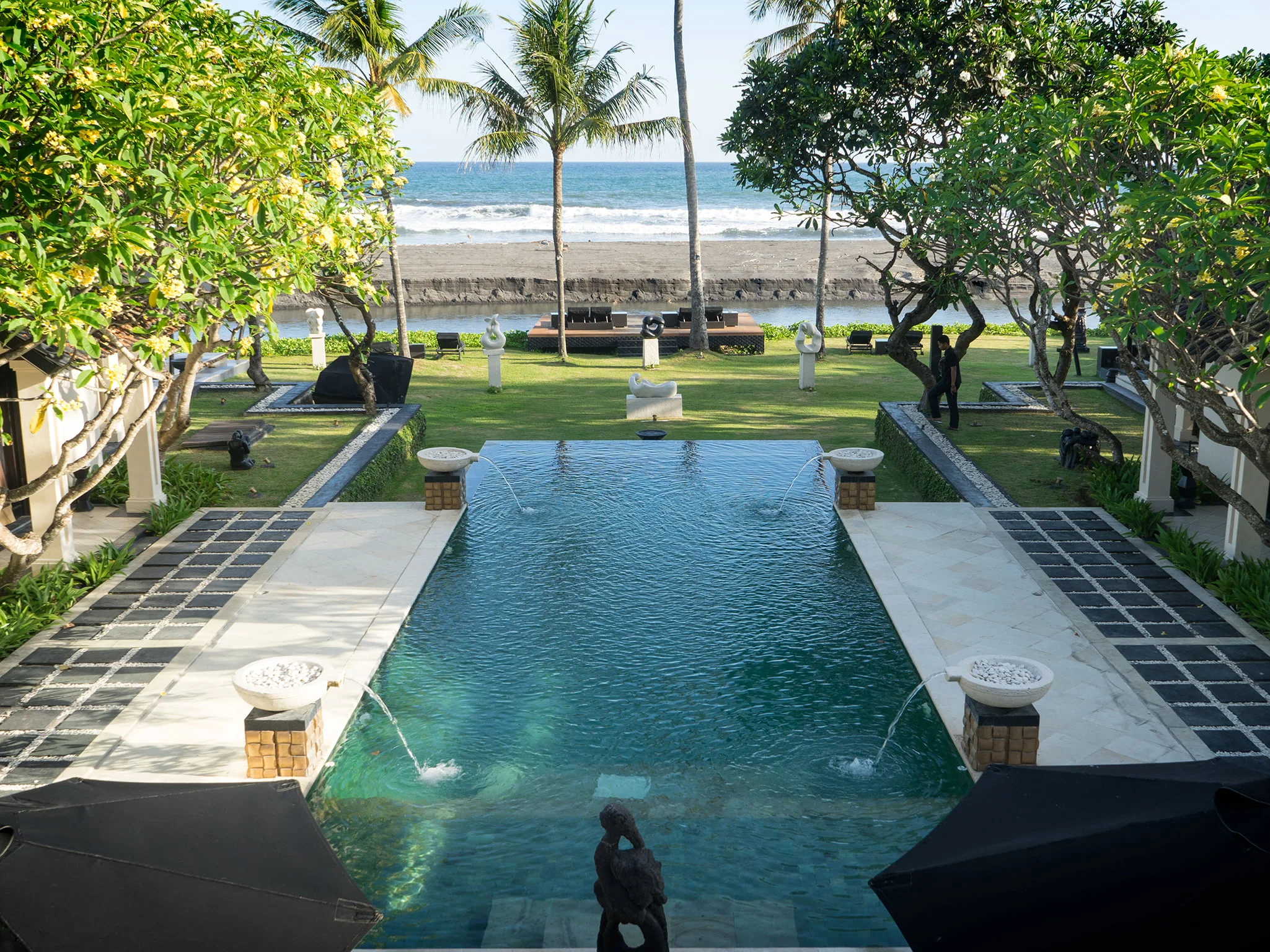 026 the ylang ylang topview of pool
