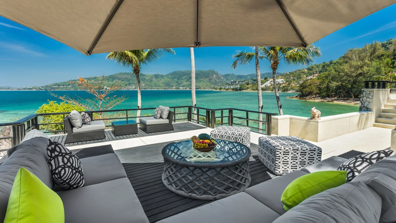 03 lounging deck 0