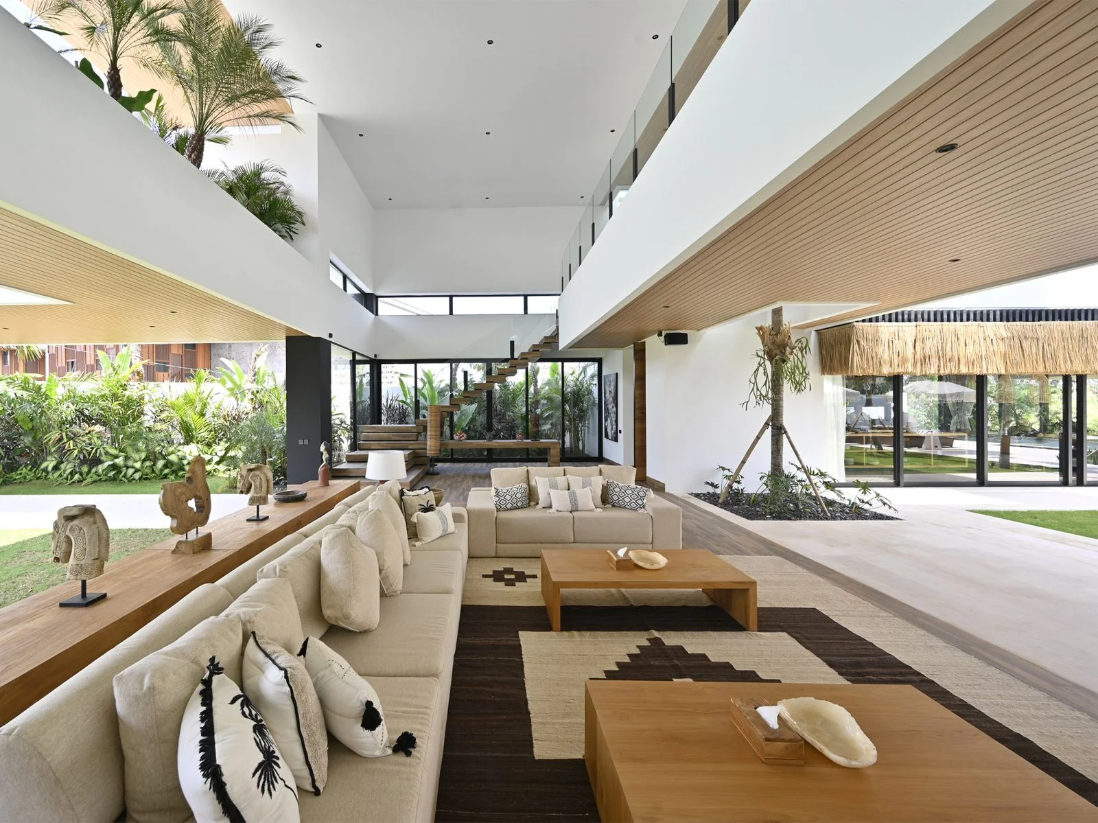 07 villa nica the grand open living area