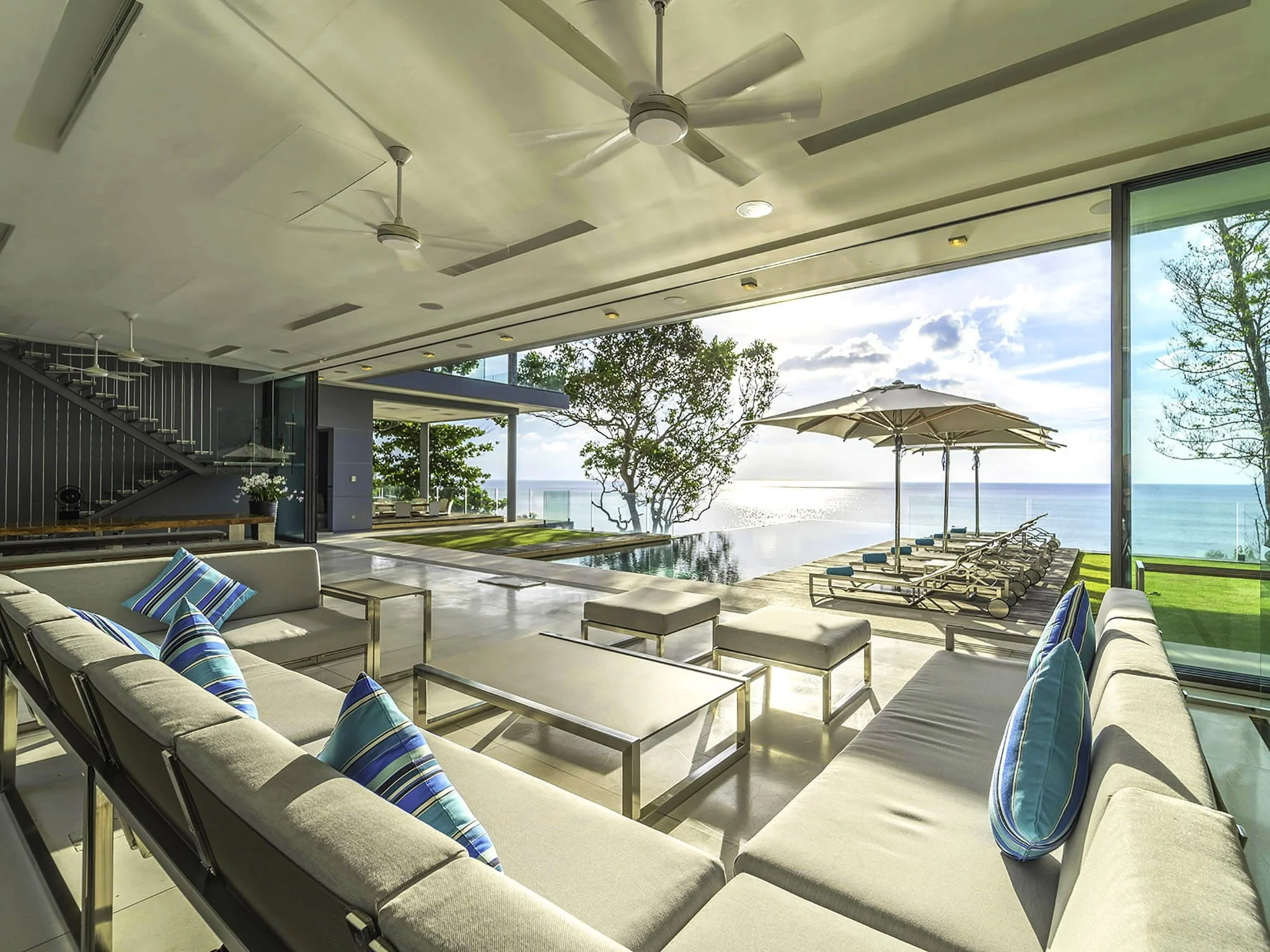 4. villa amanzi kamala living area with exquisite scenery