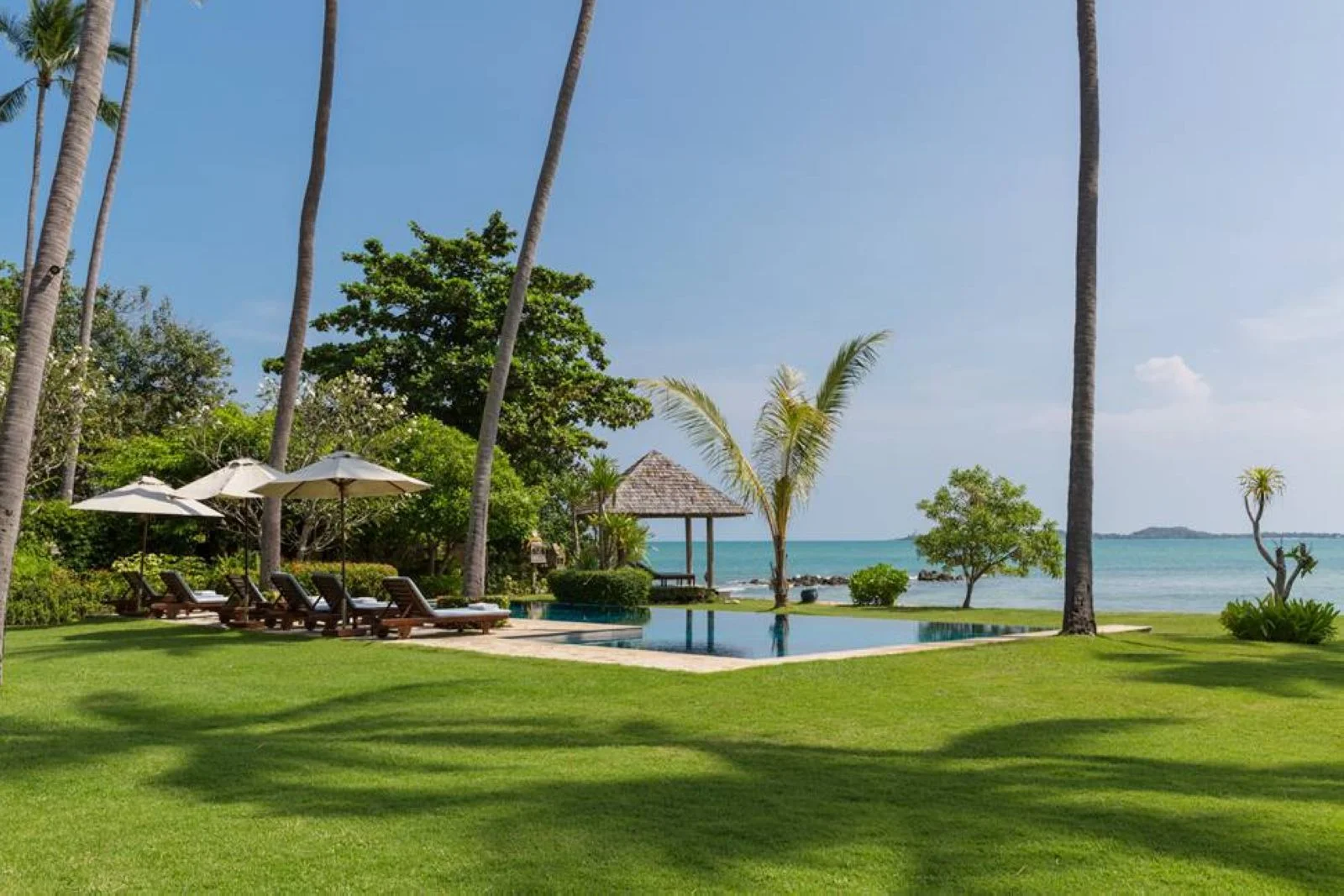 bansairee 01 poolview