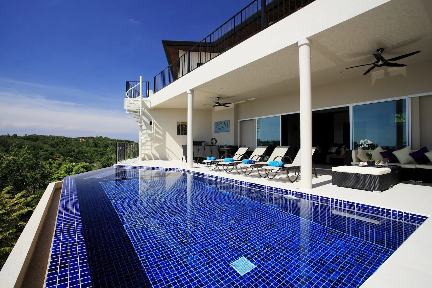 pool view day 002