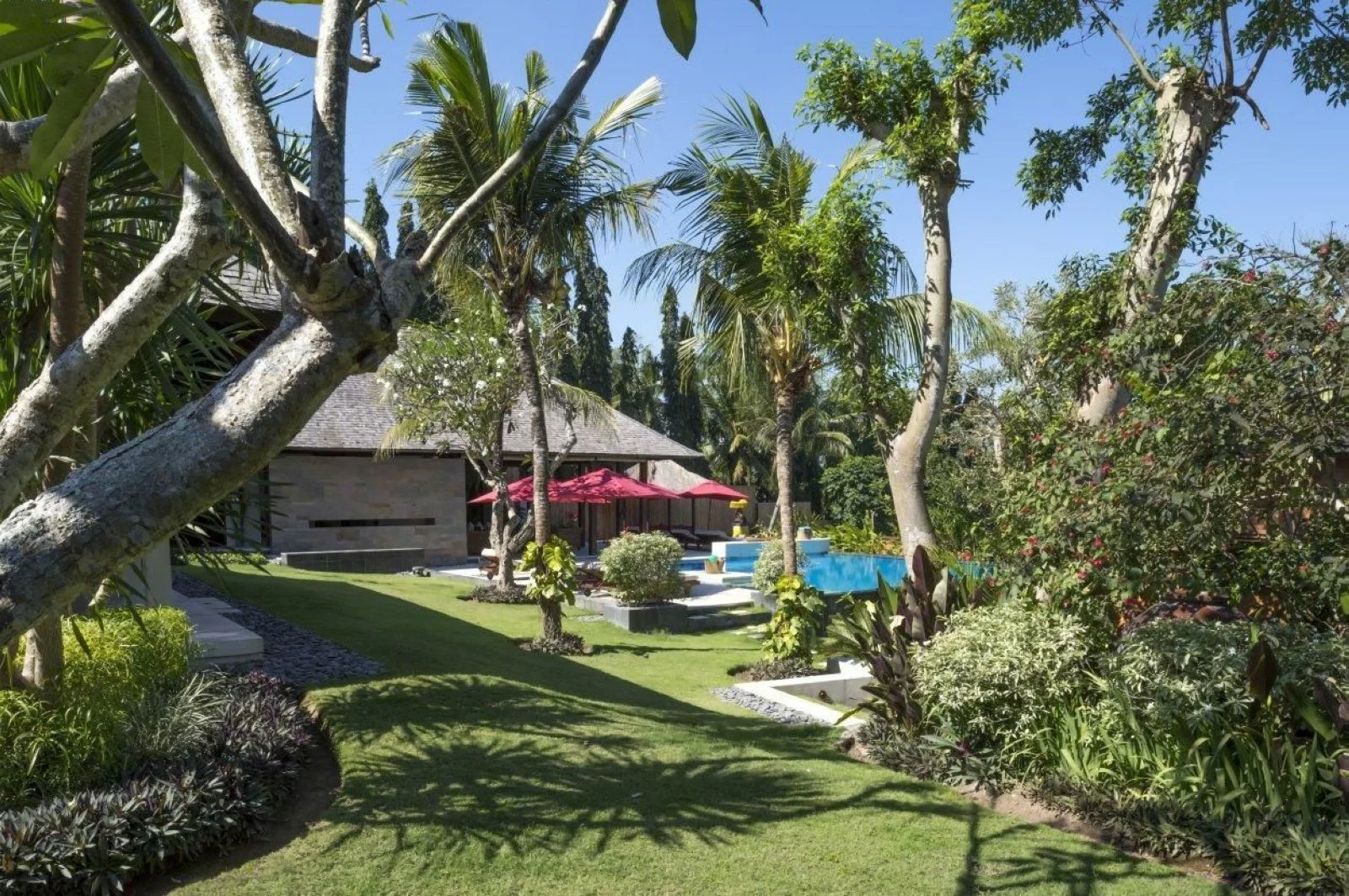 astika toyaning gallery 10 pool and garden