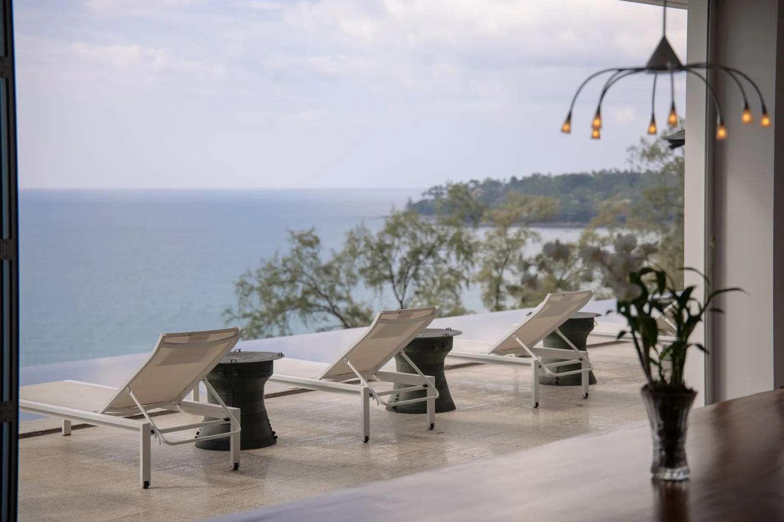 living and outdoor 03