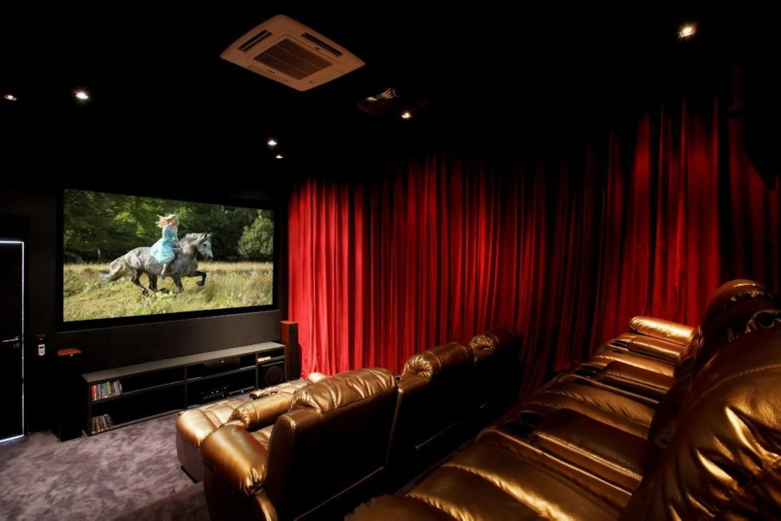 theater room 004