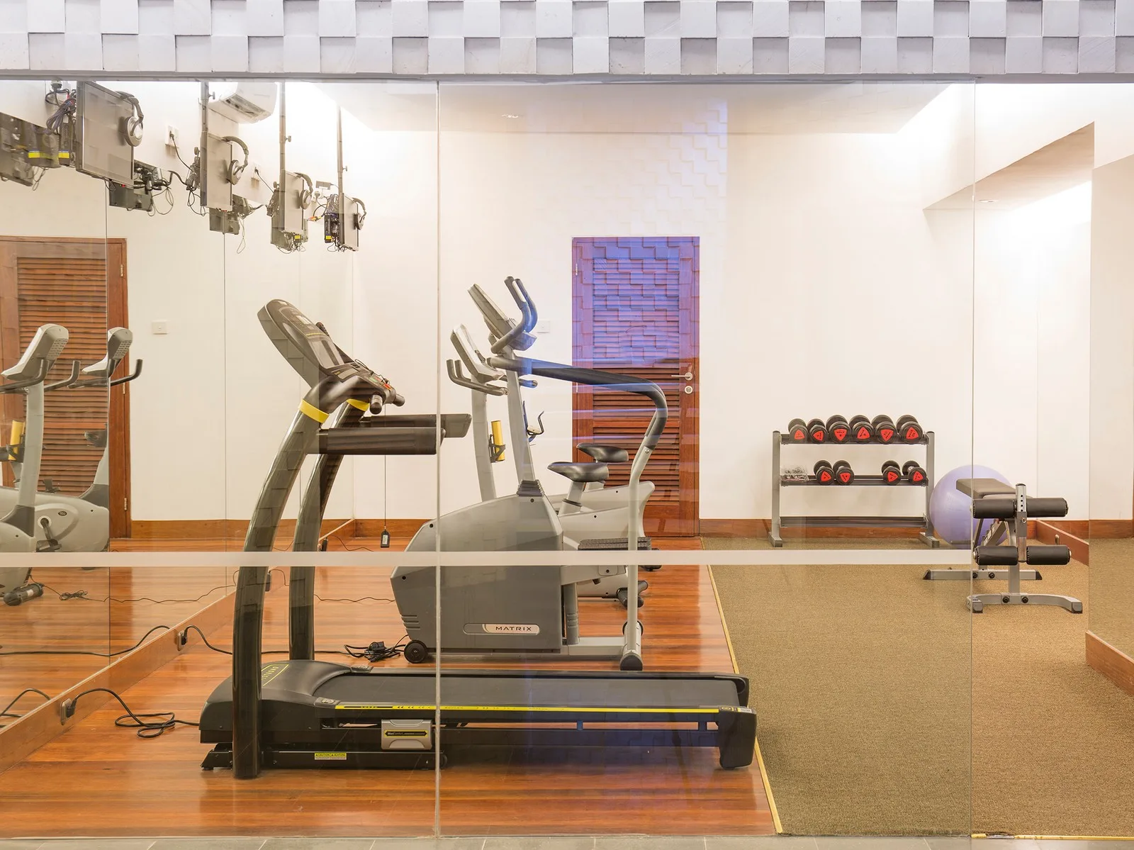 14. villa bayu gita beachfront gym