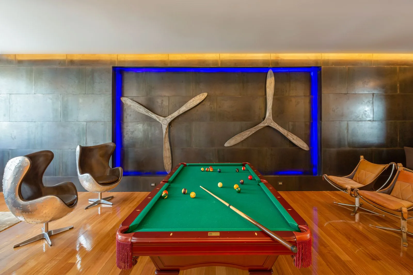 villa 12 bedrooms 64