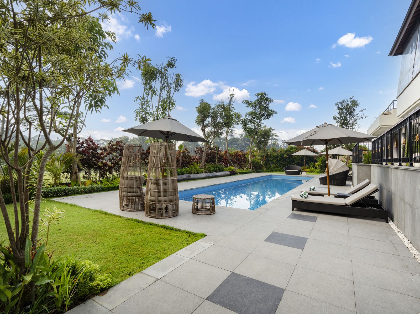 11 pala ubud villa sanghyang spacious and breezy pool area