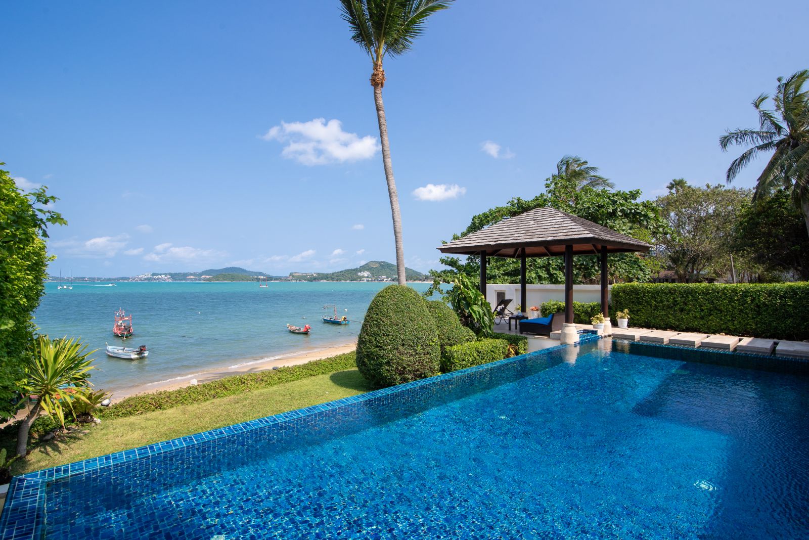 ineedphotos@outlook.com