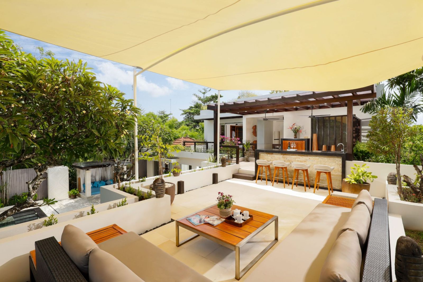 villacamellia bali 16 loungearea